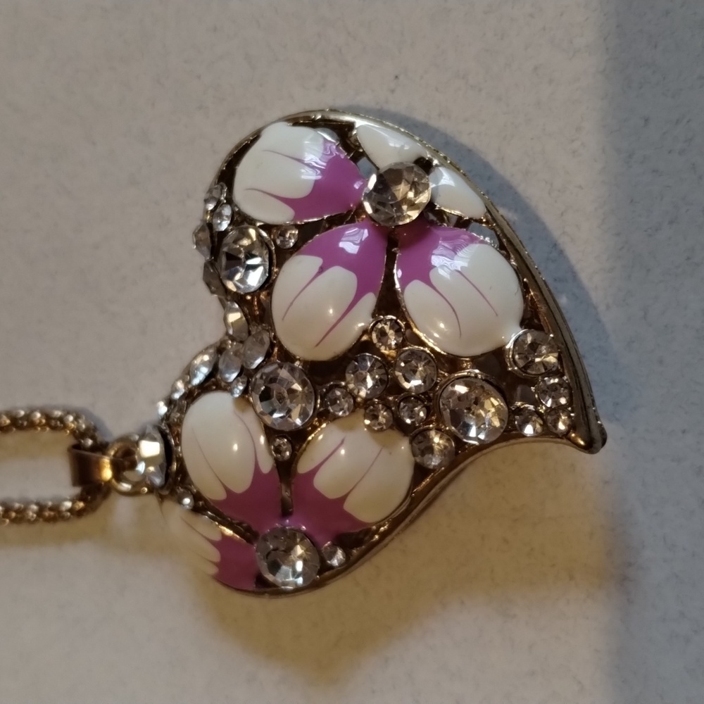 Betsey Puffed Heart Necklace! - Picture 7 of 7
